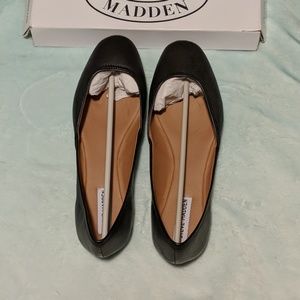 Steve Madden Azika Leather Flats